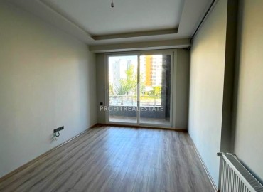 Spacious one-bedroom apartment, 71m², in a new residence in Tomyuk, Mersin ID-14590 фото-9