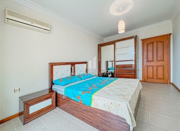 Большая трехкомнатная квартира, 110м², в уютном комплексе на первой береговой линии в Махмутларе, Алания ID-14647 фото-9