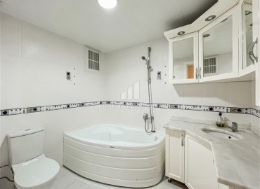 Меблированная квартира 2+1, 110м², в 450м от моря в Махмутларе в уютном комплексе премиум класса ID-14649 фото-12