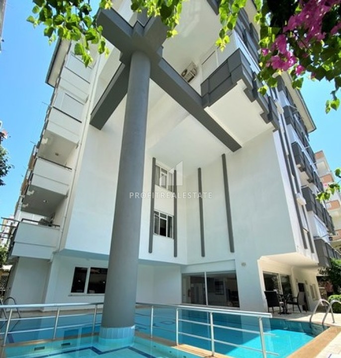 Эргономичная, готовая к проживанию двухкомнатная квартира 55м2, в 250 метрах от пляжа Клеопатра в центре Аланьи ID-14672 фото-1