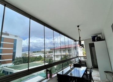 Фешенебельная квартира с тремя спальнями, 150м2, с застеклённым балконом, в 150 метрах от моря, Кестель, Аланья ID-14772 фото-4