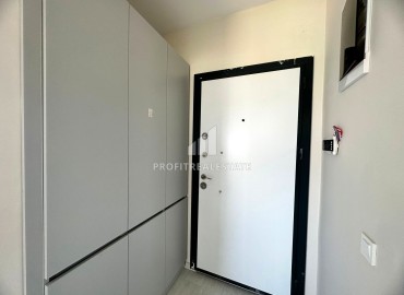 One bedroom apartment, 60m², in a comfortable new building in the Tomyuk area, Mersin ID-14976 фото-3