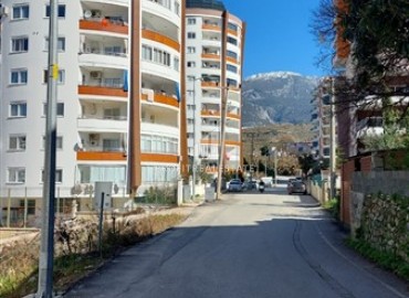 Inexpensive two bedroom apartment 110m², unfurnished, in a building without facilities Mahmutlar, Alanya ID-14982 фото-5