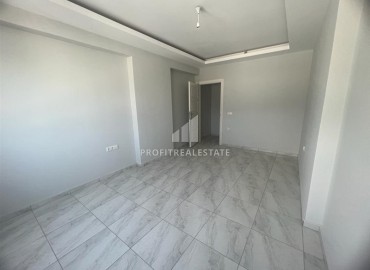 Inexpensive two bedroom apartment 110m², unfurnished, in a building without facilities Mahmutlar, Alanya ID-14982 фото-15