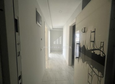 Inexpensive two bedroom apartment 110m², unfurnished, in a building without facilities Mahmutlar, Alanya ID-14982 фото-19