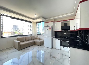 Новая газифицированная квартира 1+1, 50м², в доме городского типа, в 100 метрах от моря в районе Тедже, Мерсин ID-15128 фото-3