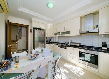 Furnished three bedroom penthouse 195m² with sea views at an attractive price in the center of Alanya ID-15176 фото-10