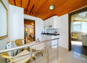 Furnished three bedroom penthouse 195m² with sea views at an attractive price in the center of Alanya ID-15176 фото-14