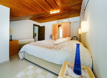 Меблированный пентхаус с тремя спальнями 195м², с видом на море, по привлекательной цене в центре Аланьи ID-15176 фото-17