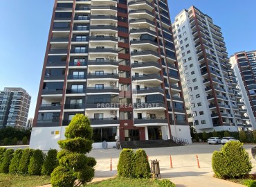 Gasified apartment 4+1, 175m², with a separate kitchen in a new residence in the Akdeniz microdistrict, Mersin ID-15284 фото-1