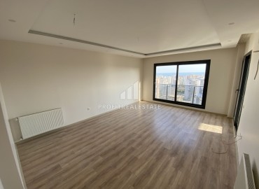 Газифицированная квартира 4+1, 175м², с отдельной кухней в новой резиденции в микрорайоне Акдениз, Мерсин ID-15284 фото-4