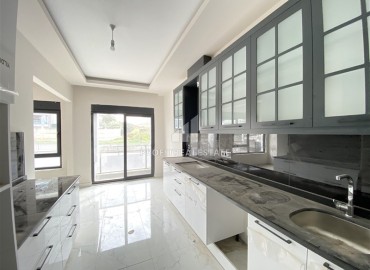 Новая трехкомнатная квартира 110м², без мебели, с чистовой отделкой, кухонным гарнитуром, в центре Аланьи ID-15298 фото-10