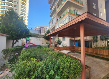 Inexpensive two bedroom apartment, with separate kitchen and furniture, 200 meters from the beach, Mahmutlar, Alanya 113 m2 ID-15300 фото-14