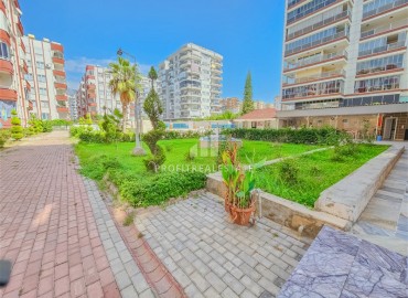 Urgent sale! Inexpensive two bedroom furnished apartment 100 m², 200 meters from the sea, Mahmutlar, Alanya ID-15310 фото-20