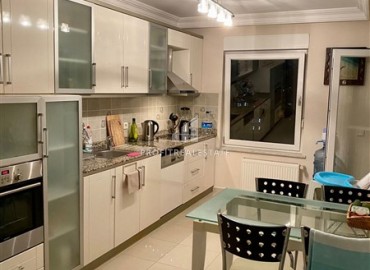 Furnished two-level apartment 4+1, with separate kitchen and heating system, Alanya, center, 255 m2 ID-15314 фото-6