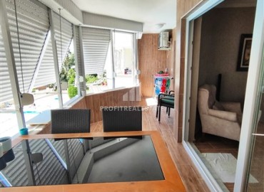 Элегантные меблированные трехкомнатные апартаменты 120м², на первой береговой линии, в Конаклы, Алания ID-15340 фото-4