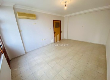Two bedroom apartment with a separate kitchen, at a competitive price, just 200 meters from the sea, Mahmutlar, Alanya ID-15383 фото-4