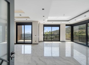 Spacious two-level apartment 4+1, with private access to the garden, Alanya, center, 215 m2 ID-15397 фото-2