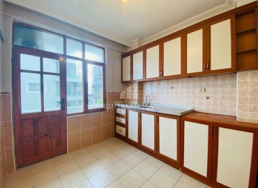 Бюджетная трехкомнатная квартира, 105м², с отдельной кухней, в доме городского типа с удачной локацией в Махмутларе ID-15421 фото-5