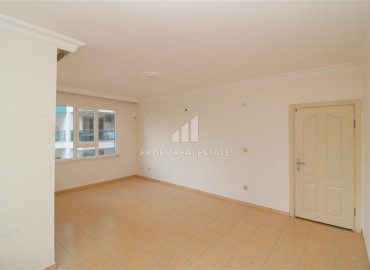 Two bedroom apartment, with separate kitchen, 50 meters from the sea, Mahmutlar, Alanya, 110 m2 ID-15498 фото-4