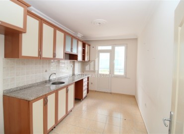 Two bedroom apartment, with separate kitchen, 50 meters from the sea, Mahmutlar, Alanya, 110 m2 ID-15498 фото-5