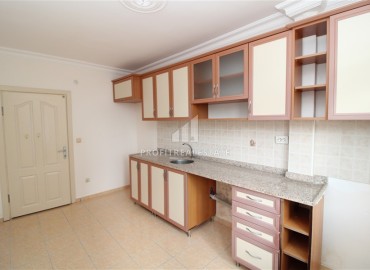 Two bedroom apartment, with separate kitchen, 50 meters from the sea, Mahmutlar, Alanya, 110 m2 ID-15498 фото-6