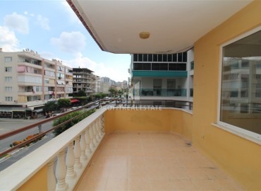 Two bedroom apartment, with separate kitchen, 50 meters from the sea, Mahmutlar, Alanya, 110 m2 ID-15498 фото-16