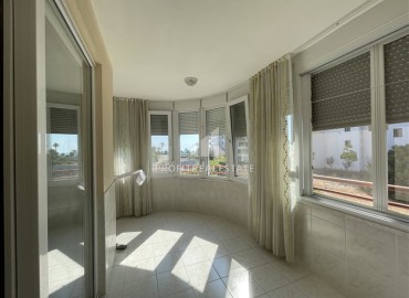 Spacious two bedroom apartment, 120m², with sea views, on the first coastline in Mahmutlar, Alanya ID-15506 фото-16