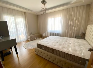 Комфортабельная квартира с тремя спальнями, 155м², в уютном комплексе в центре Мезитли, Мерсин ID-15516 фото-18
