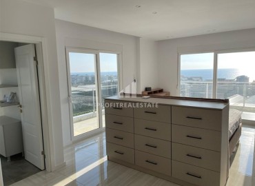 Bright furnished penthouse 4+1, 270 m², 500 meters from the sea, in a residence with facilities in Mahmutlar, Alanya ID-15736 фото-4