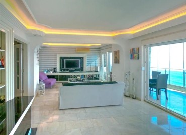 Stunning duplex 4+1, 200m², overlooking the sea and the Alanya fortress on the first coastline in Mahmutlar ID-15744 фото-2