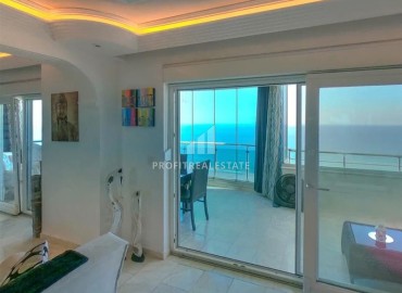 Stunning duplex 4+1, 200m², overlooking the sea and the Alanya fortress on the first coastline in Mahmutlar ID-15744 фото-3