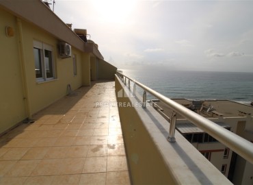 Spacious penthouse 3+1,220 m², with stunning views on the first coastline in Mahmutlar, Alanya ID-15770 фото-20