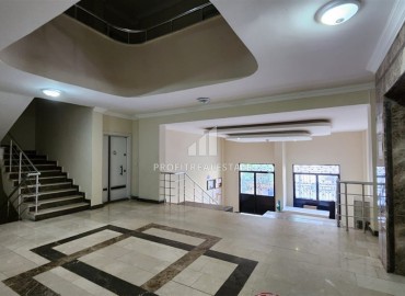 Меблированная квартира 1+1, 60м², с остекленным балконом в добротном доме у вторничного рынка в Махмутларе ID-15784 фото-17