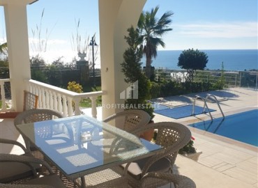 Private furnished villa 4+2, 190m², with swimming pool and stunning views in Alanya - Incekum ID-16096 фото-8