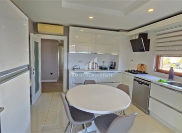 Фешенебельные меблированные апартаменты 3+1, 180м², с отдельной кухней и застеклённым балконом, Коньяалты, Анталья ID-16178 фото-3