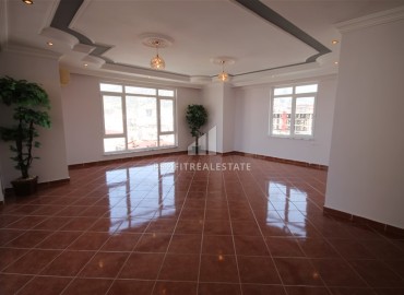 Bright three bedroom apartment 155m², unfurnished, in a residence with a swimming pool, in the center of Alanya ID-16401 фото-4
