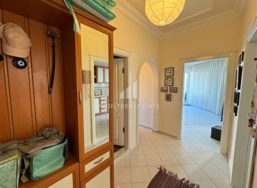 Меблированная квартира с двумя спальнями и отдельной кухней, 115м², в 100м от моря в Махмутларе, Алания ID-16406 фото-6