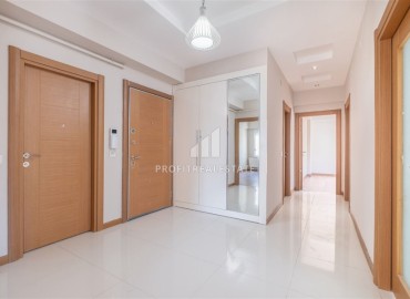 Газифицированная квартира 3+1, 165м², с отдельной кухней и остекленными балконами в Анталии, Коньяалты ID-16575 фото-11