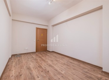 Газифицированная квартира 3+1, 165м², с отдельной кухней и остекленными балконами в Анталии, Коньяалты ID-16575 фото-18