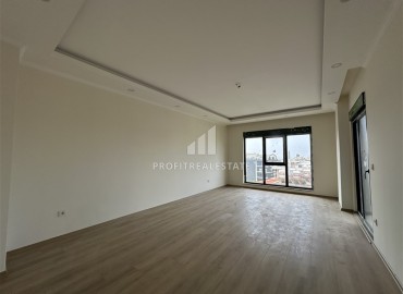 New 3+1 apartment with sea views, unfurnished, with a separate kitchen with built-in fittings, in the center of Alanya ID-16703 фото-2