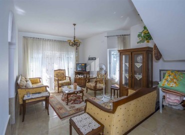 Three-storey furnished villa 4+1, suitable for obtaining Turkish citizenship, Konakli, Alanya ID-16705 фото-2