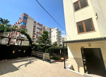 Inexpensive resale property: furnished apartment 1+1, 60m², 250m from the sea in Mahmutlar, Alanya ID-16723 фото-11