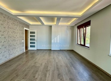 Квартира 3+1 с отдельной кухней, 170м², для турецкого гражданства в комплексе с бассейном в центре Алании, Кючюкхасбахче ID-16879 фото-4