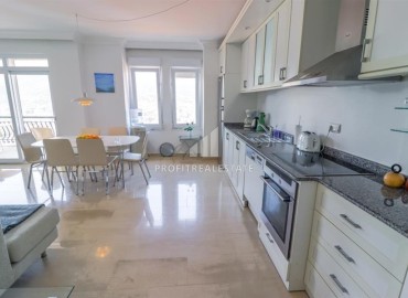 Cozy three bedroom penthouse, 125m², with stunning views in the center of Alanya, in Kale ID-17031 фото-8