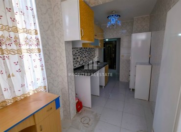 Трехкомнатная квартира с отдельной кухней, 90м², в бюджетном доме в 250 метрах от моря в Махмутларе, Алания ID-17215 фото-8