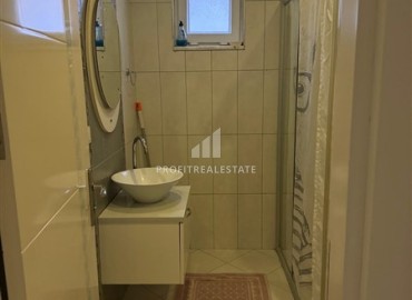 Меблированная квартира с одной спальней, 75м², на центральной улице в 400м от моря в Махмутларе, Алания ID-17414 фото-10