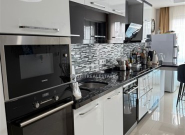 Фешенебельная квартира 3+1 с отдельной кухней, 175м², в уютной резиденции с бассейном, в 400м от моря в районе Алании Тосмур ID-17642 фото-5