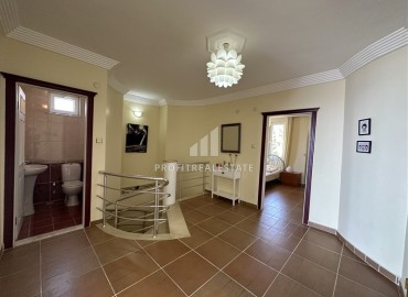Дуплекс с тремя спальнями, 220м², с выходом к бассейну и потрясающими видами в районе Бекташ, Алания ID-17705 фото-12