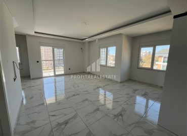 Трехкомнатный пентхаус, 125м², с видом на горы, в новостройке с зимним бассейном, в 700м от моря в Махмутларе, Алания ID-17723 фото-2